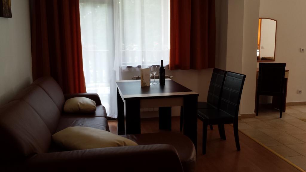 Apart Hotel Flora Residence Daisy Borovets Bilik gambar